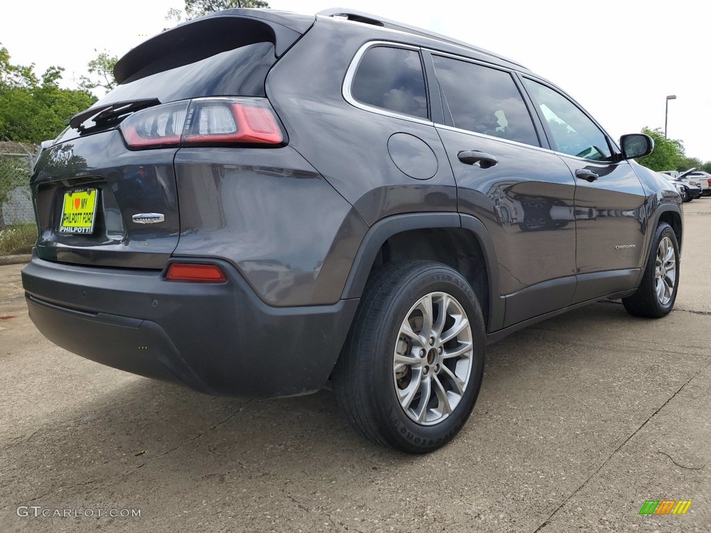 2019 Cherokee Latitude Plus - Granite Crystal Metallic / Black photo #3