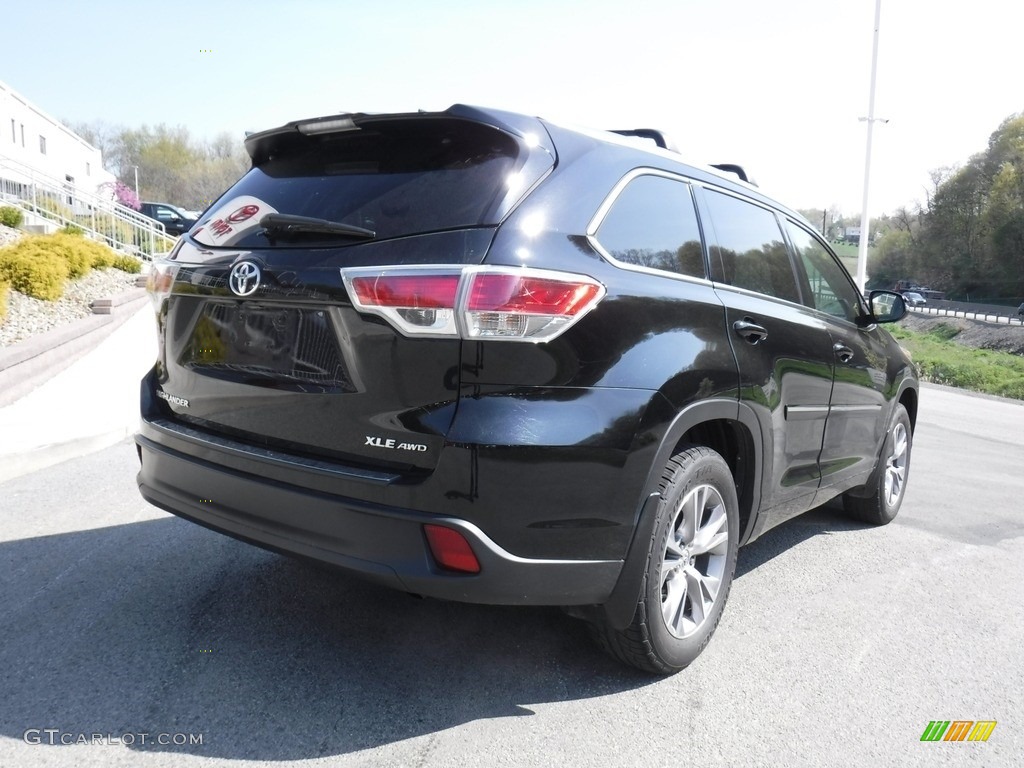 2015 Highlander XLE AWD - Attitude Black Metallic / Black photo #15