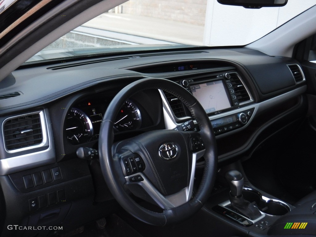 2015 Highlander XLE AWD - Attitude Black Metallic / Black photo #17