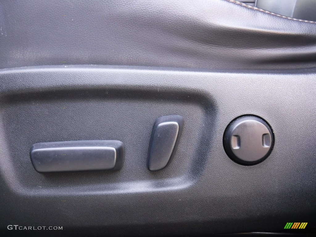 2015 Highlander XLE AWD - Attitude Black Metallic / Black photo #20