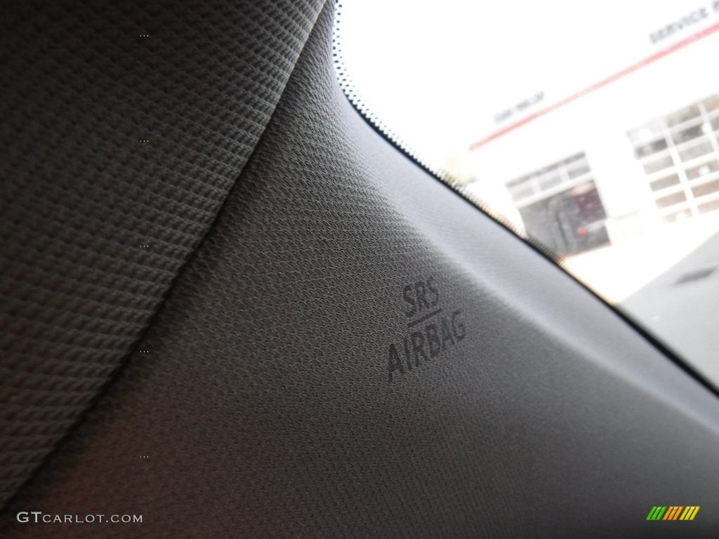 2015 Highlander XLE AWD - Attitude Black Metallic / Black photo #22