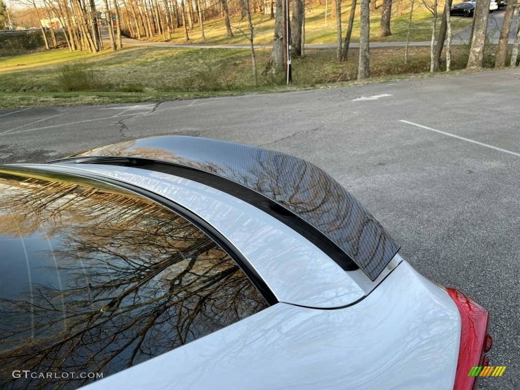 2015 RC F - Ultra White / Circuit Red photo #16