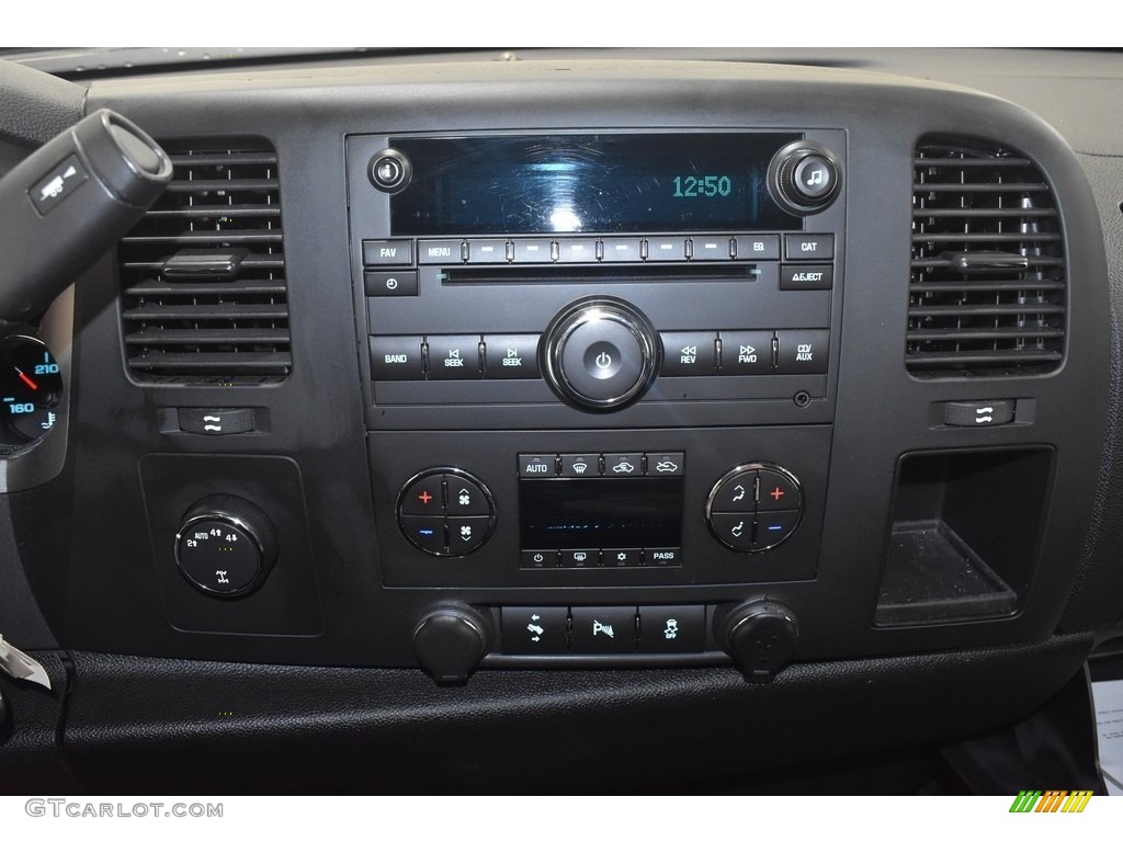 2013 GMC Sierra 1500 SLE Extended Cab 4x4 Controls Photos