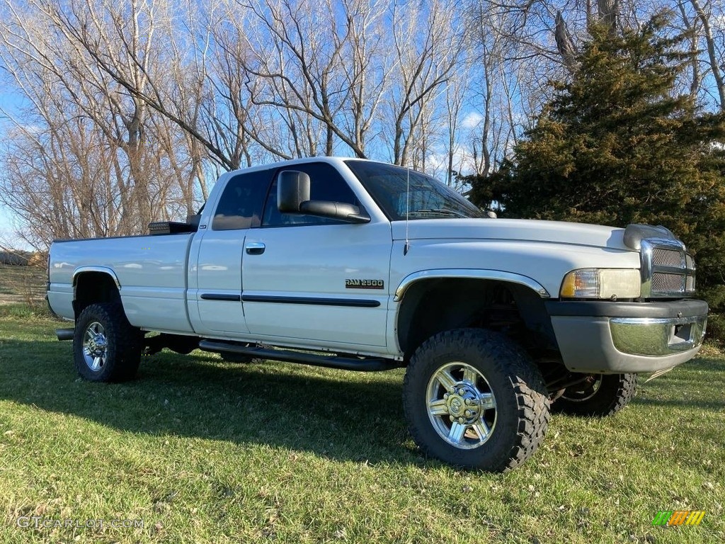 Bright White 2001 Dodge Ram 2500 SLT Quad Cab 4x4 Exterior Photo #141741604