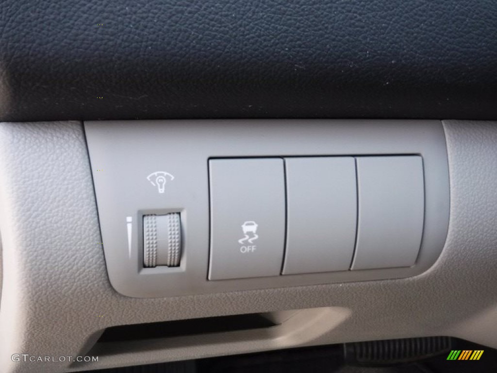 2010 Forte LX - Bright Silver / Stone photo #12