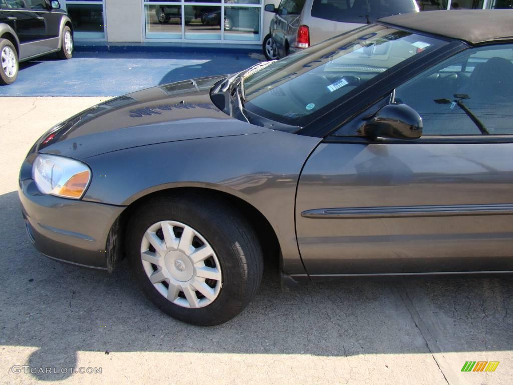 2005 Sebring Convertible - Graphite Metallic / Dark Slate Gray photo #20