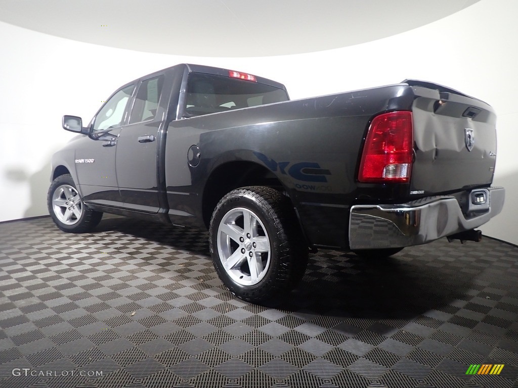 2011 Ram 1500 ST Quad Cab 4x4 - Brilliant Black Crystal Pearl / Dark Slate Gray/Medium Graystone photo #10