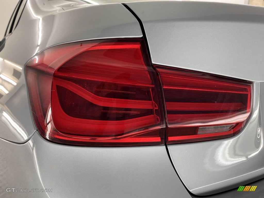 2018 3 Series 320i Sedan - Glacier Silver Metallic / Black photo #9