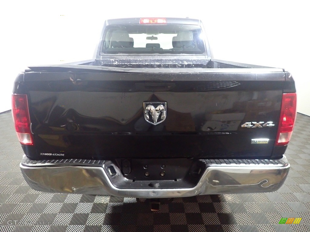 2011 Ram 1500 ST Quad Cab 4x4 - Brilliant Black Crystal Pearl / Dark Slate Gray/Medium Graystone photo #12