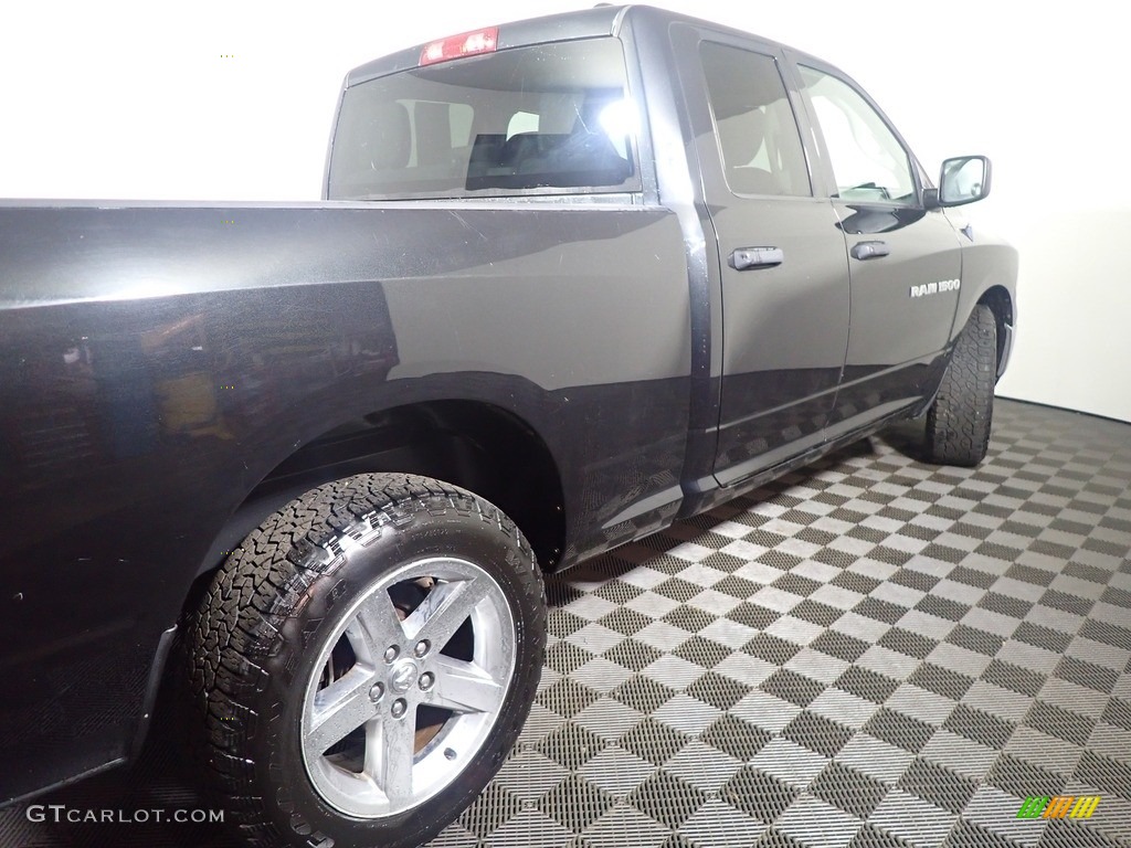 2011 Ram 1500 ST Quad Cab 4x4 - Brilliant Black Crystal Pearl / Dark Slate Gray/Medium Graystone photo #17