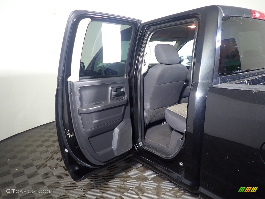 2011 Ram 1500 ST Quad Cab 4x4 - Brilliant Black Crystal Pearl / Dark Slate Gray/Medium Graystone photo #30