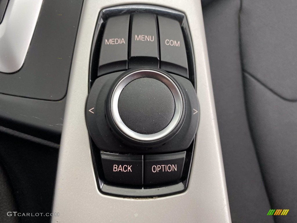 2018 3 Series 320i Sedan - Glacier Silver Metallic / Black photo #28