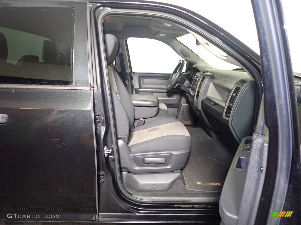2011 Ram 1500 ST Quad Cab 4x4 - Brilliant Black Crystal Pearl / Dark Slate Gray/Medium Graystone photo #35