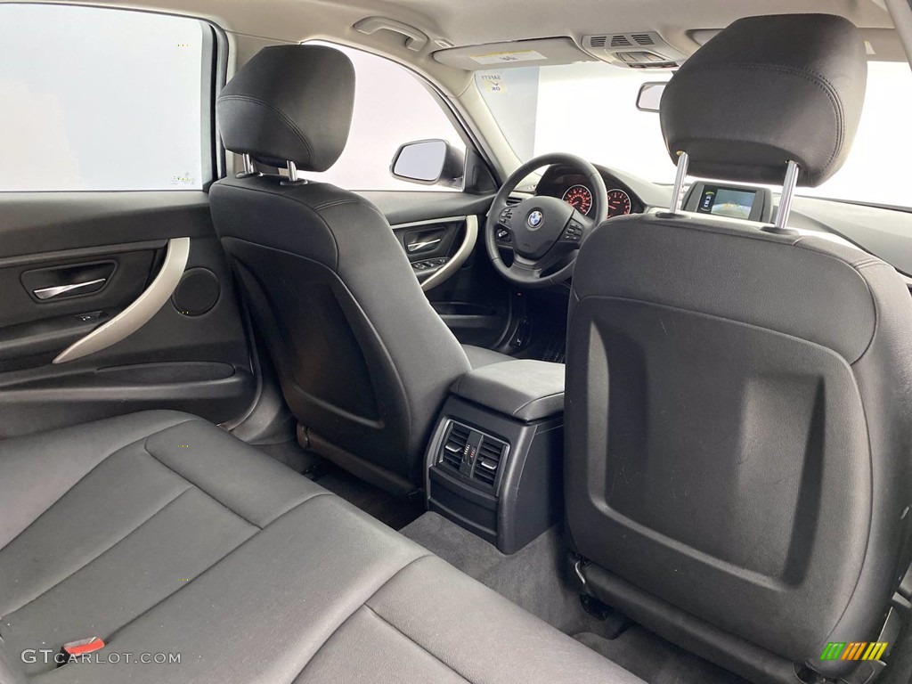2018 3 Series 320i Sedan - Glacier Silver Metallic / Black photo #34