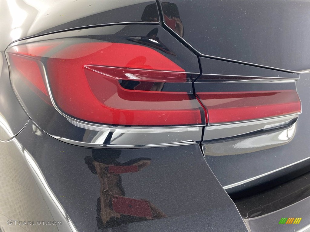 2021 5 Series 530i Sedan - Black Sapphire Metallic / Black photo #6