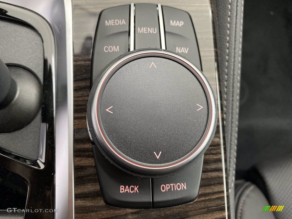 2021 5 Series 530i Sedan - Black Sapphire Metallic / Black photo #24