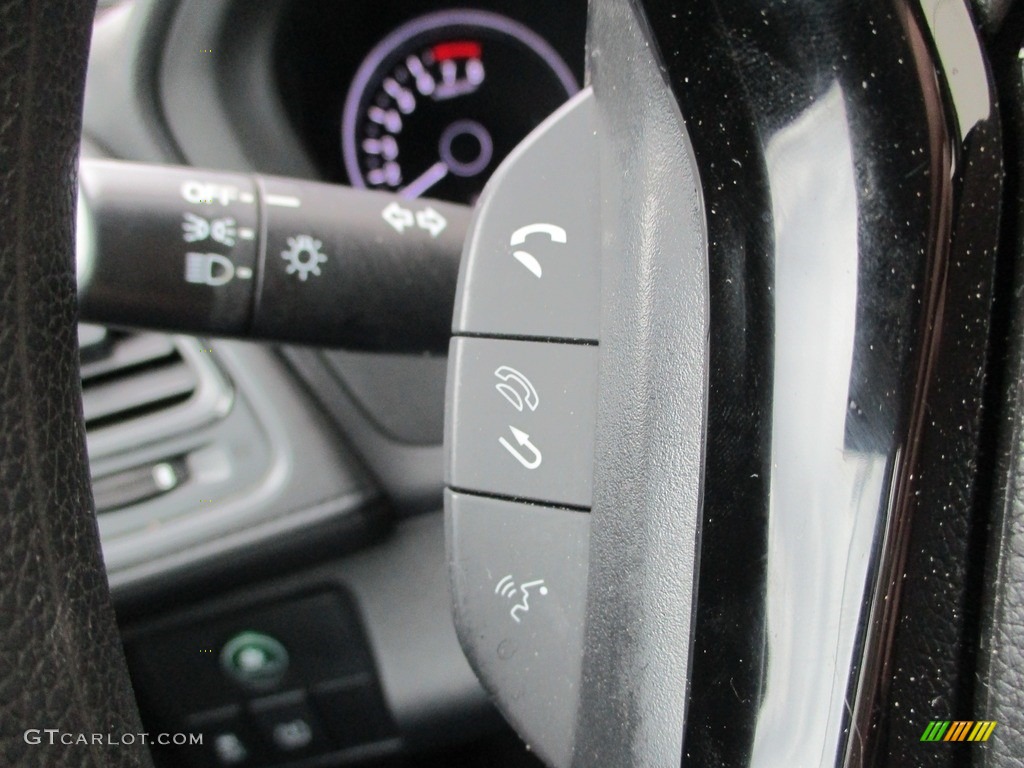 2018 Honda HR-V LX AWD Controls Photos