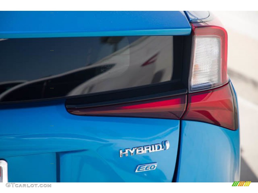 2021 Toyota Prius L Eco Marks and Logos Photos