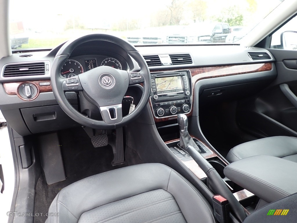2012 Passat 2.5L SEL - Candy White / Titan Black photo #18