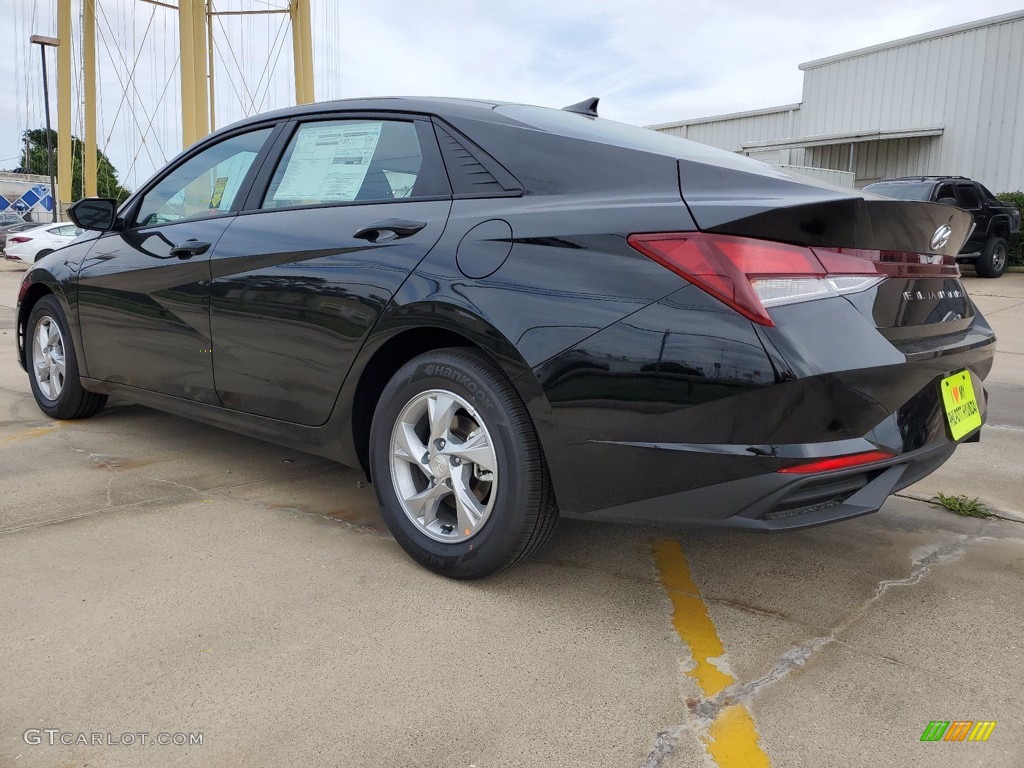 2021 Elantra SE - Phantom Black / Black photo #11