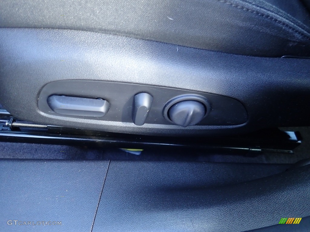 2018 Malibu LT - Arctic Blue Metallic / Jet Black photo #25