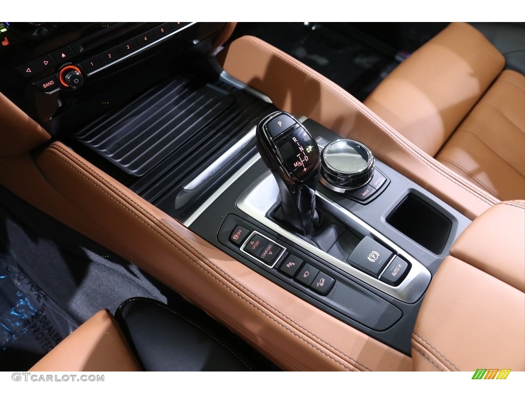 2018 BMW X6 xDrive50i Transmission Photos