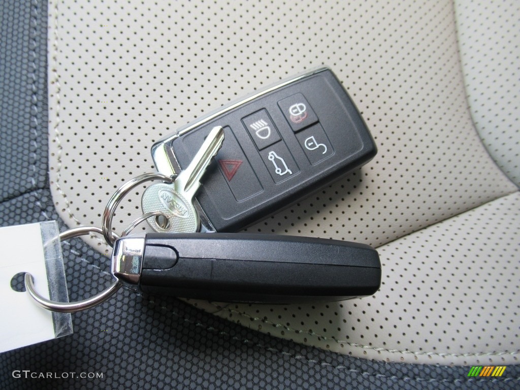 2021 Land Rover Defender 110 X-Dynamic HSE Keys Photos