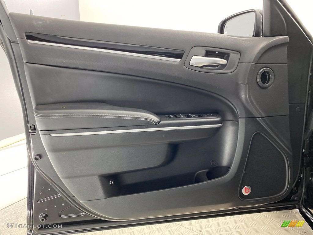2018 Chrysler 300 S Black Door Panel Photo #141774788