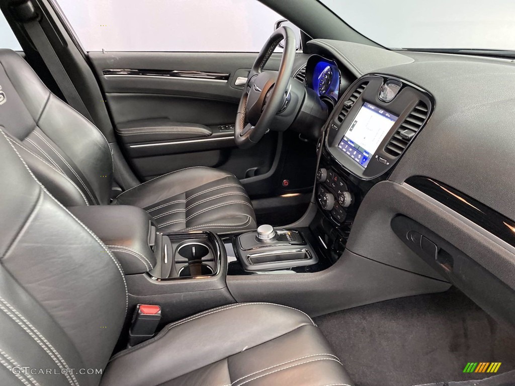 2018 Chrysler 300 S Black Dashboard Photo #141775028