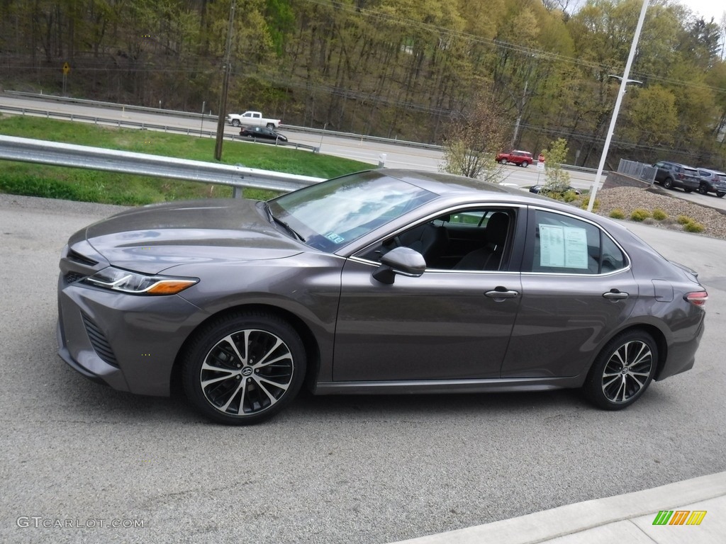 2018 Camry SE - Predawn Gray Mica / Black photo #12