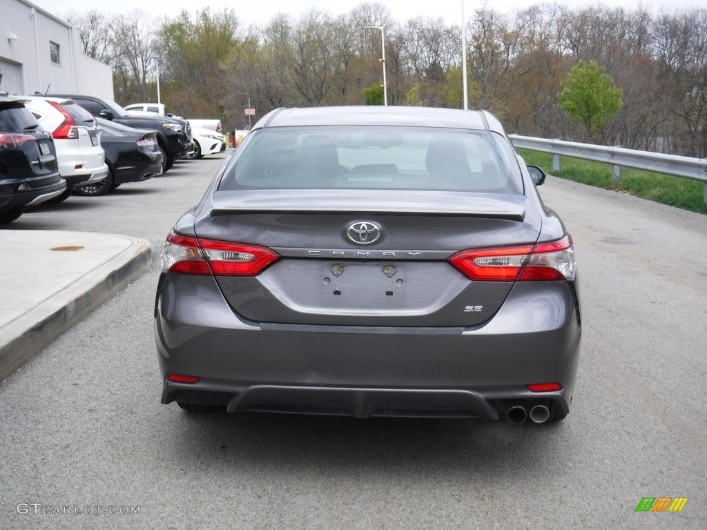 2018 Camry SE - Predawn Gray Mica / Black photo #14