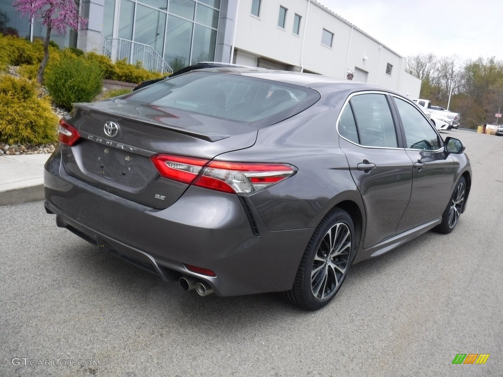 2018 Camry SE - Predawn Gray Mica / Black photo #15