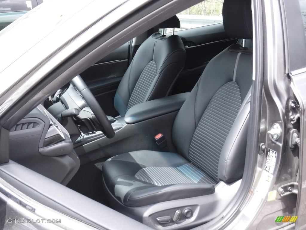2018 Camry SE - Predawn Gray Mica / Black photo #18