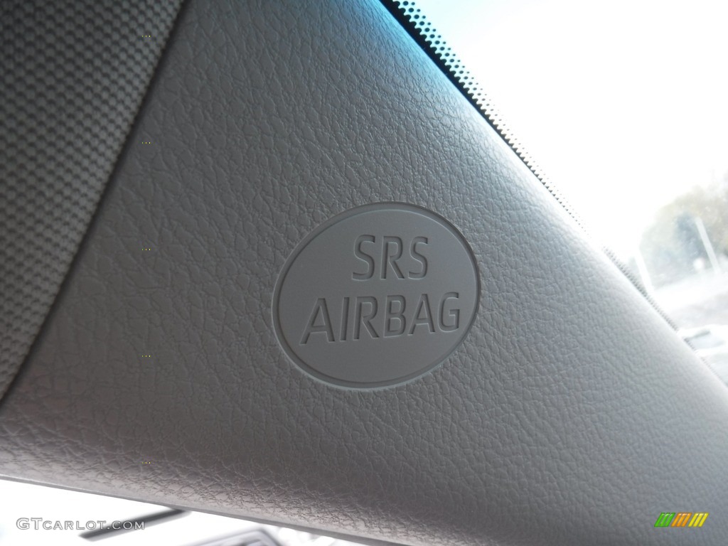 2018 Camry SE - Predawn Gray Mica / Black photo #24