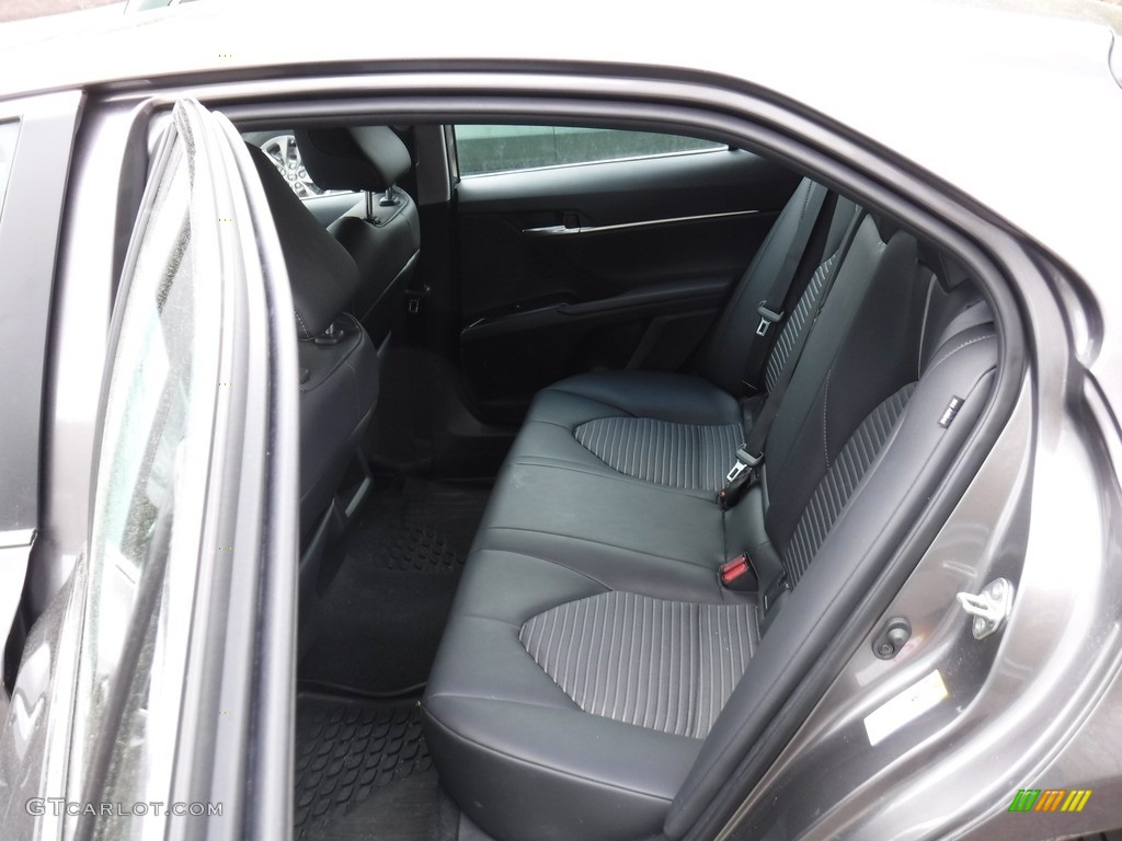 2018 Camry SE - Predawn Gray Mica / Black photo #25