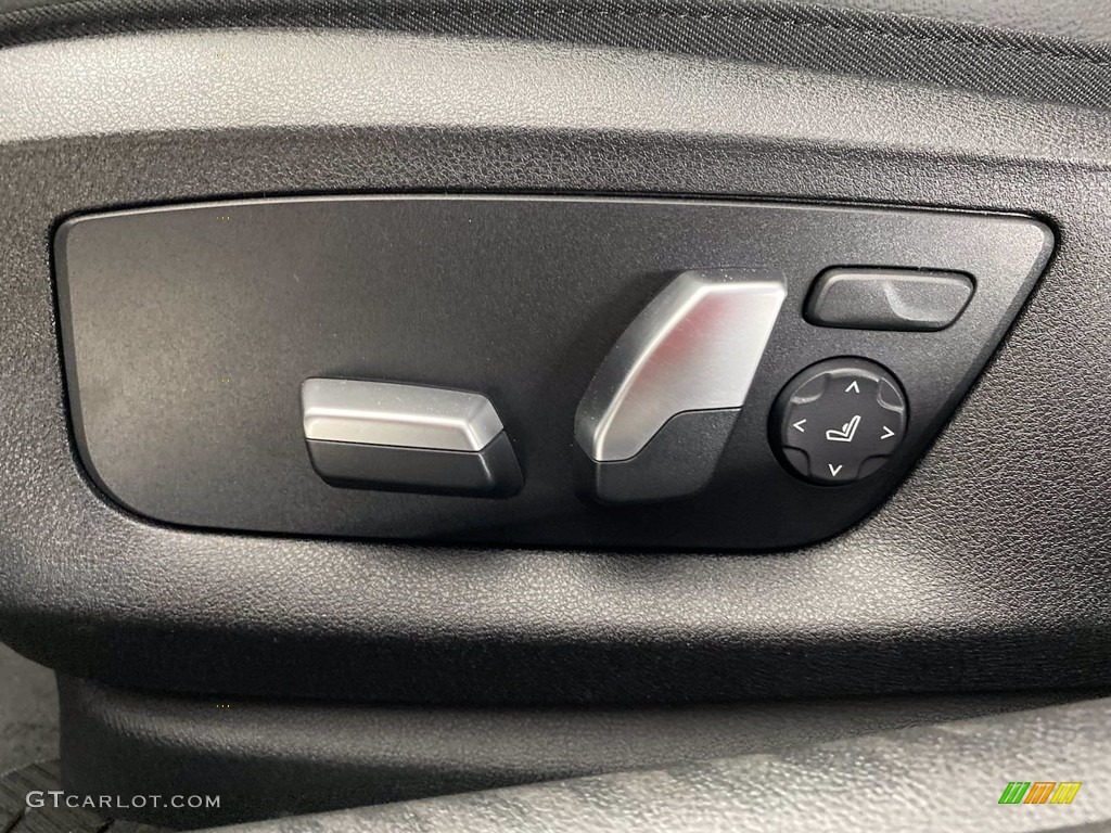 2021 BMW 5 Series 530e Sedan Controls Photo #141778088