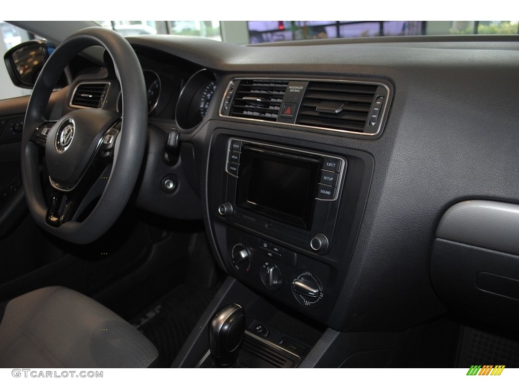 2018 Jetta S - Silk Blue Metallic / Black/Palladium Gray photo #18