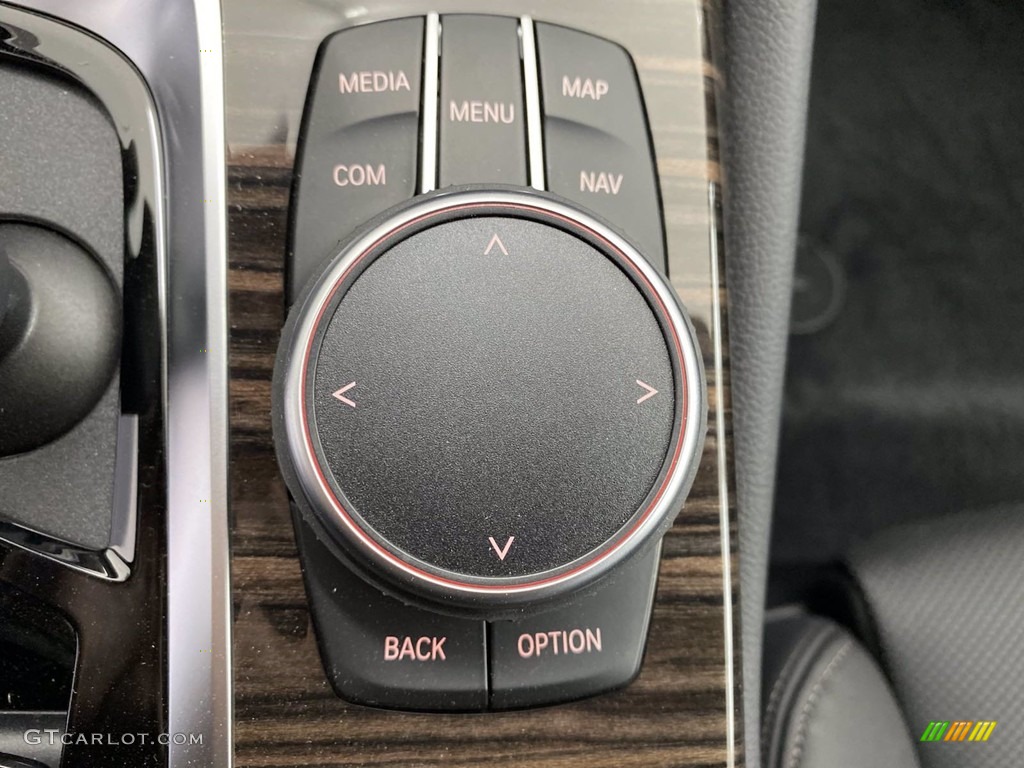2021 5 Series 530e Sedan - Alpine White / Black photo #24