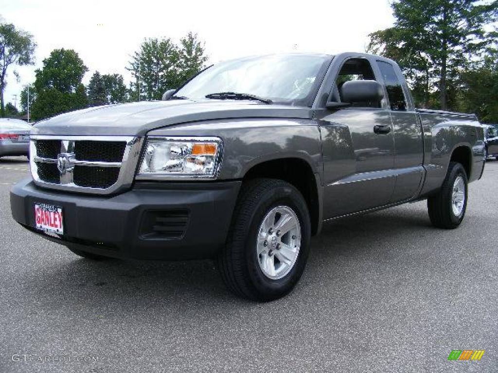 2008 Dakota SXT Extended Cab - Mineral Gray Metallic / Dark Slate Gray/Medium Slate Gray photo #1