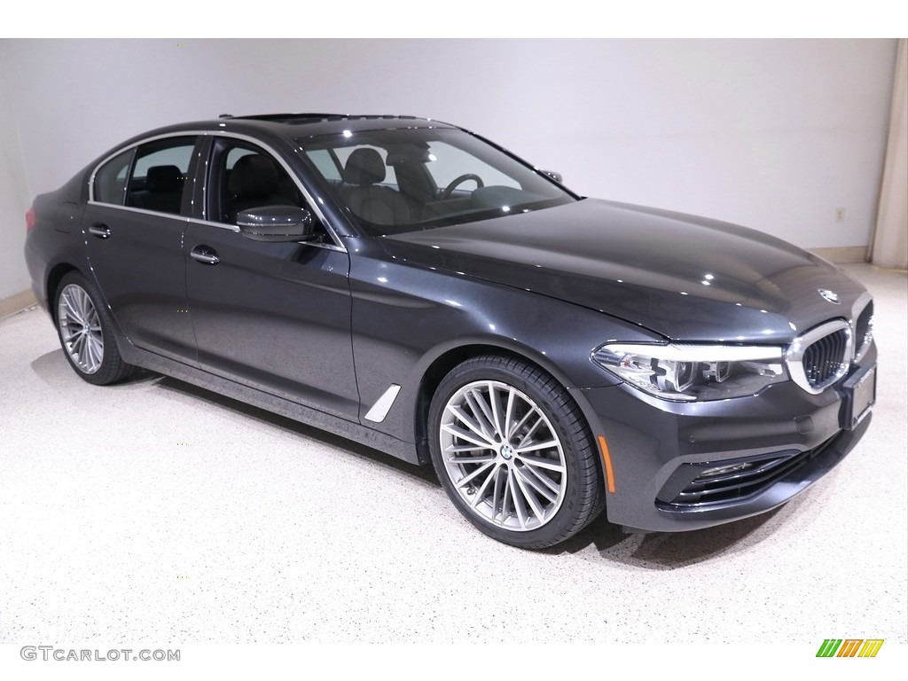 2018 5 Series 530i xDrive Sedan - Dark Graphite Metallic / Black photo #1