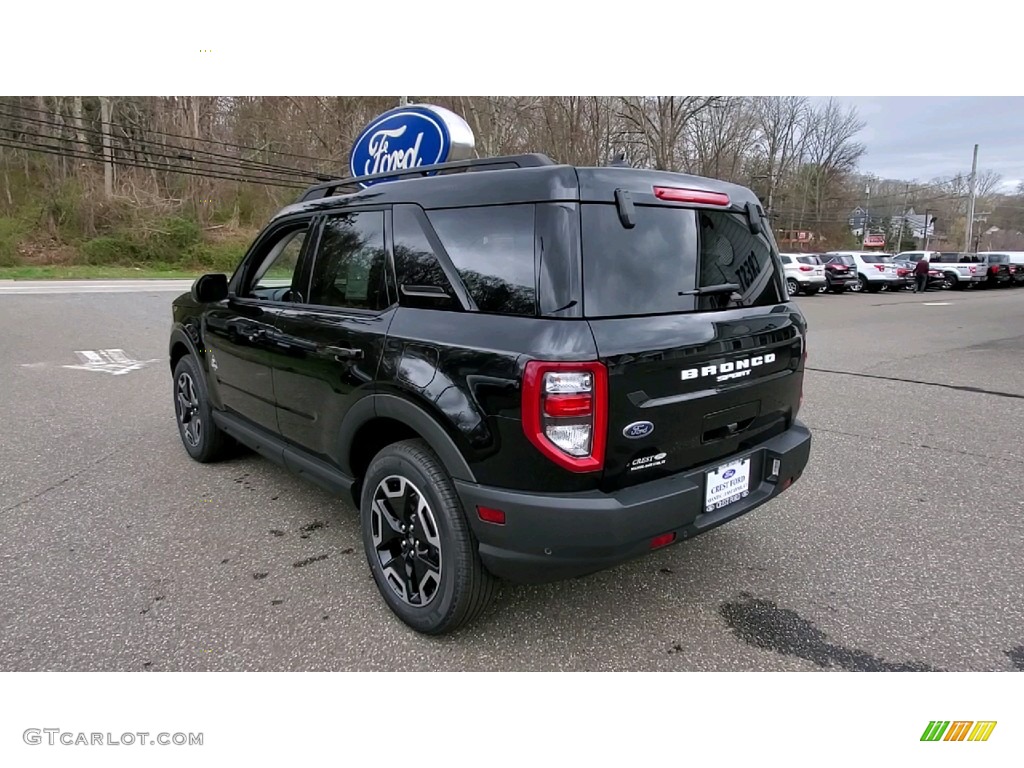 2021 Bronco Sport Outer Banks 4x4 - Shadow Black / Navy Pier photo #5