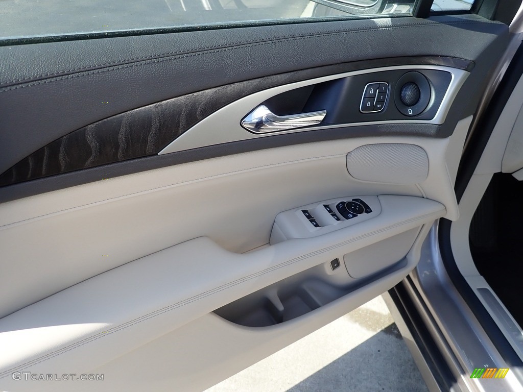 2020 Lincoln MKZ Reserve Door Panel Photos