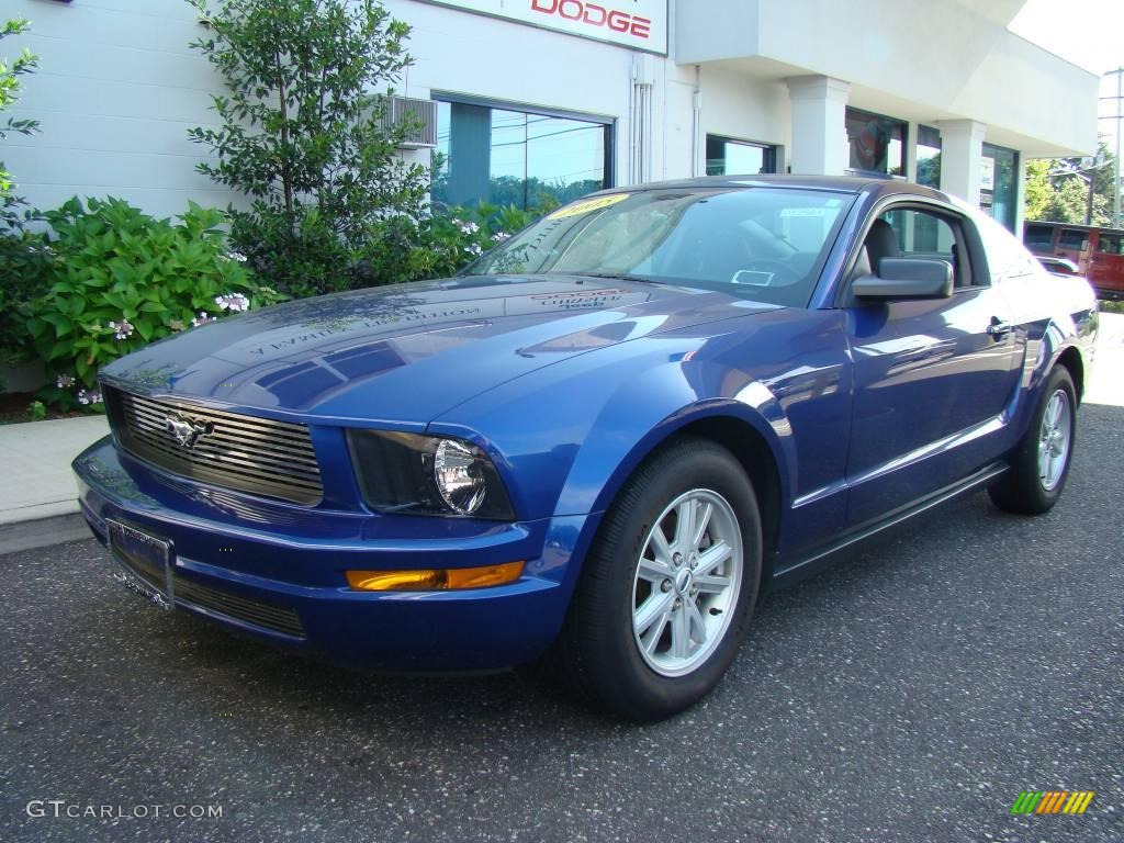 2005 Mustang V6 Deluxe Coupe - Sonic Blue Metallic / Light Graphite photo #2