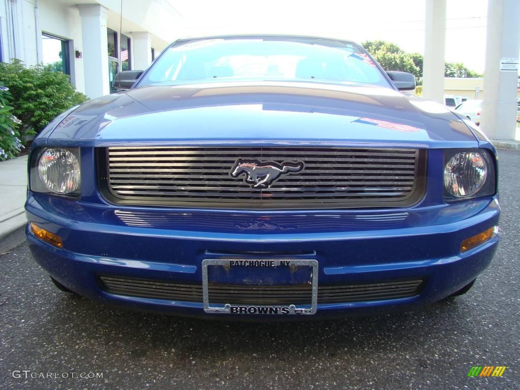 2005 Mustang V6 Deluxe Coupe - Sonic Blue Metallic / Light Graphite photo #3