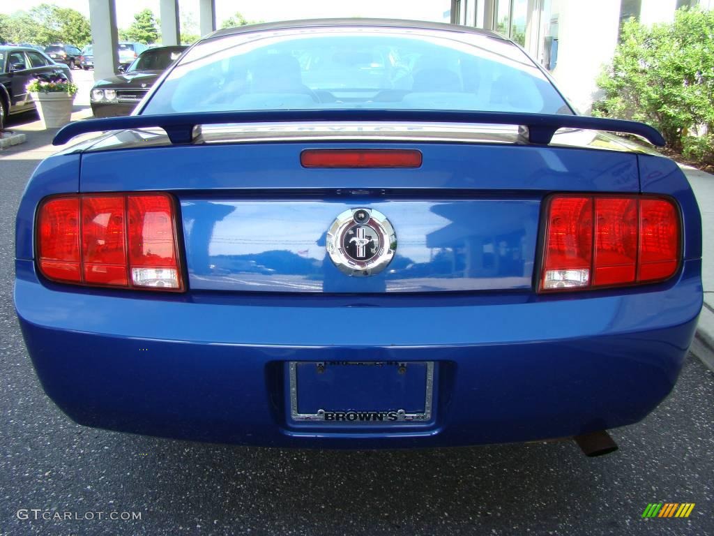 2005 Mustang V6 Deluxe Coupe - Sonic Blue Metallic / Light Graphite photo #4