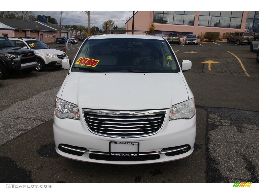 2015 Town & Country Touring - Bright White / Black/Light Graystone photo #2