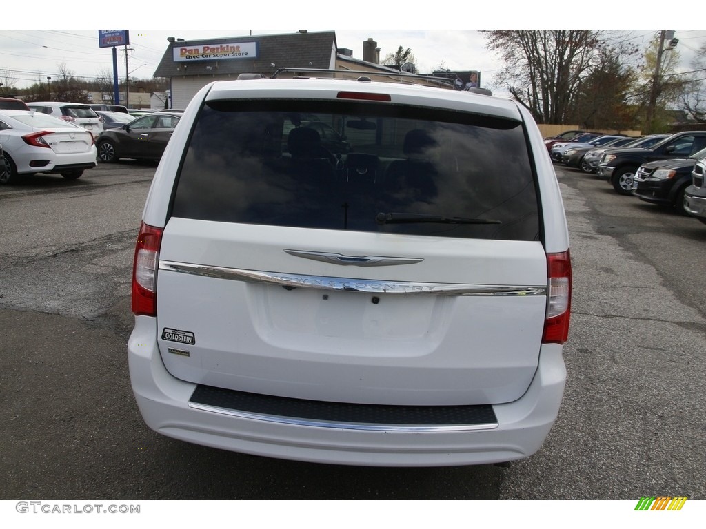 2015 Town & Country Touring - Bright White / Black/Light Graystone photo #6