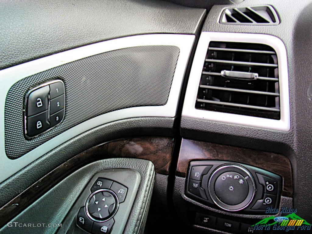 2011 Explorer Limited 4WD - White Platinum Tri-Coat / Charcoal Black photo #20