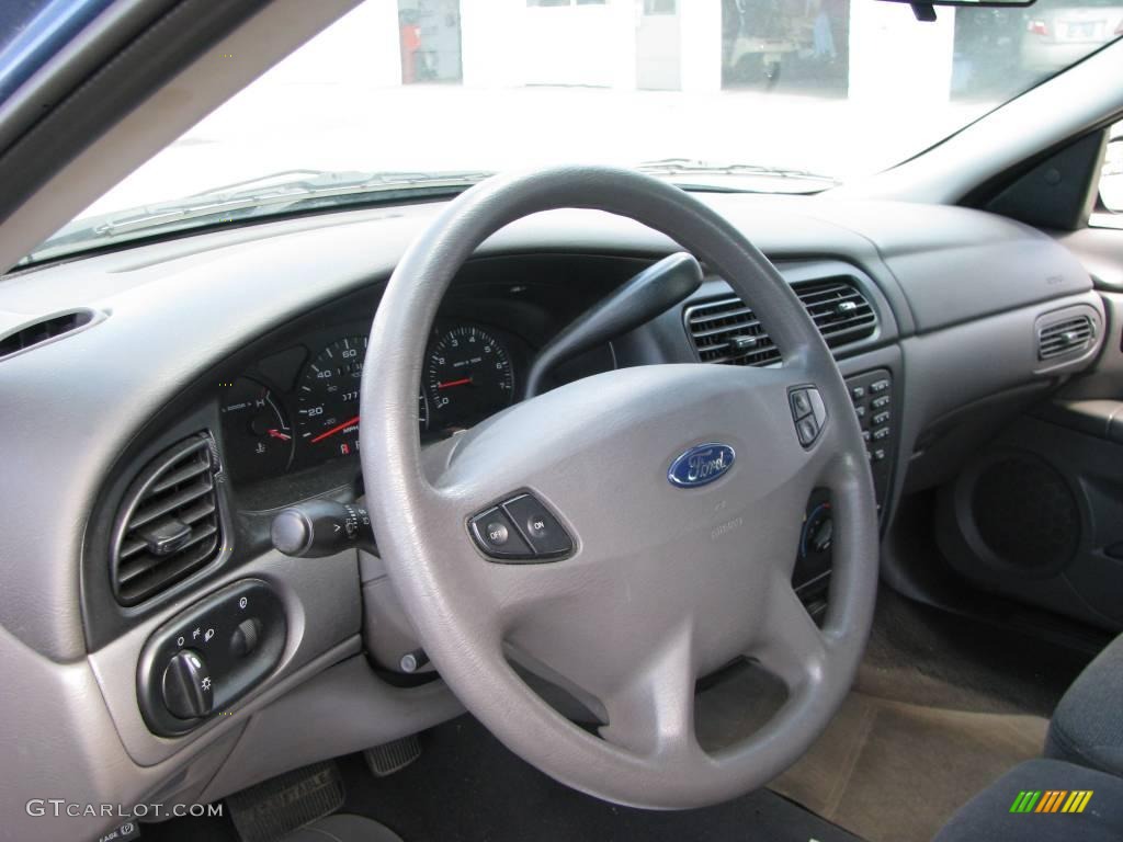 2002 Taurus SE - Medium Royal Blue Metallic / Medium Graphite photo #12