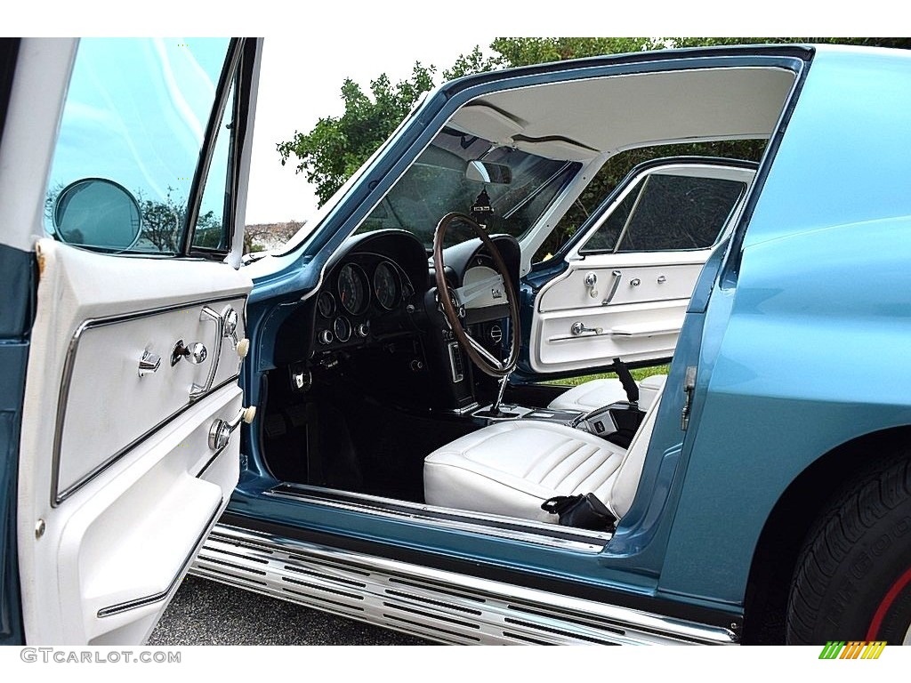 1967 Chevrolet Corvette Coupe Front Seat Photo #141793340